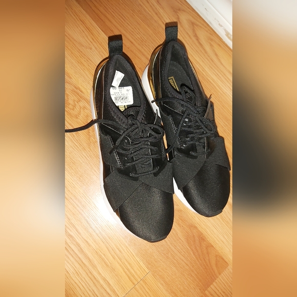 Puma Sneakers - Picture 1 of 4